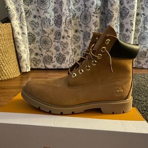 **brand new timberland wheat boots never worn